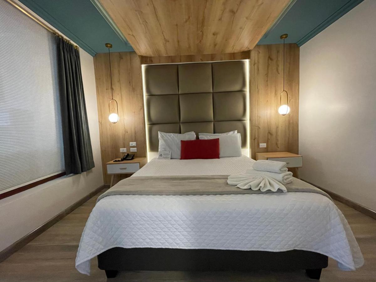 Hotel Shalom Riobamba Bagian luar foto