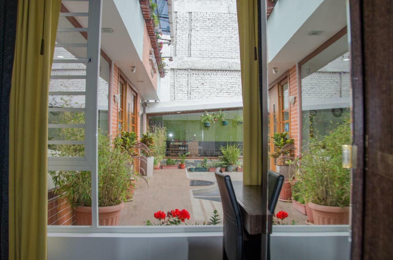 Hotel Shalom Riobamba Bagian luar foto
