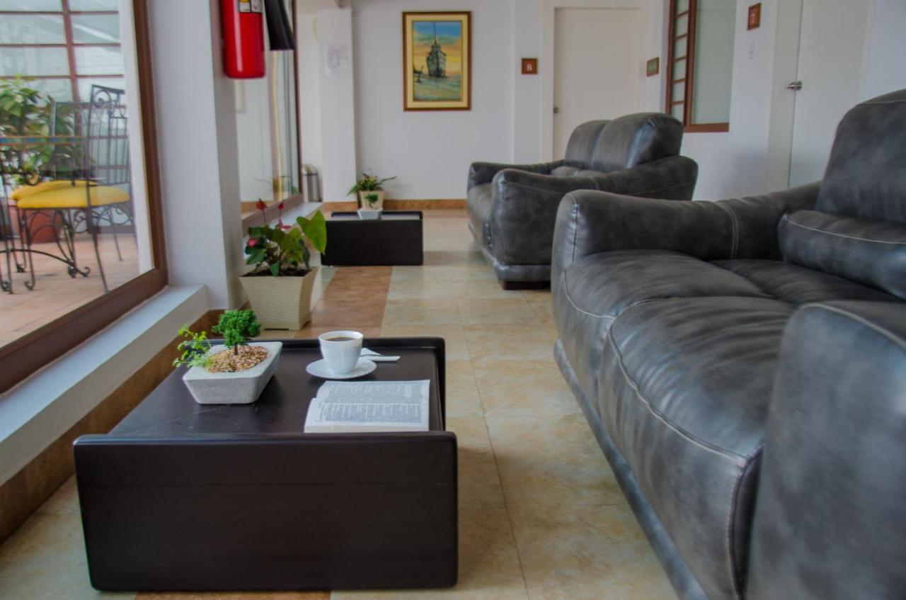 Hotel Shalom Riobamba Bagian luar foto